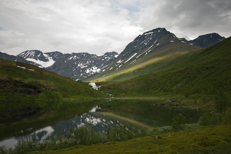 6 Elvedalen 1.jpg - Sitten paastiinkin jo Lyngeniin ja kapyteltiin Elvevollenista ylos Elvedaleniin